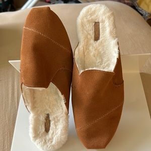 TOMs Alpargatas Suede Size 8 NEW